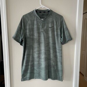 Nike Golf Men's Camouflage Green Button Down Shirt Sz Large